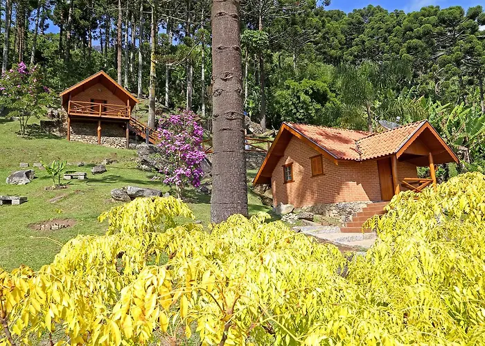  Chalés Araucária e Manacá