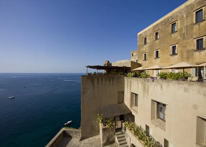 Il Monastero