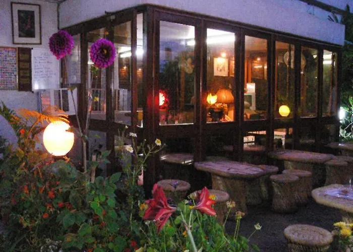 Petite Homestays