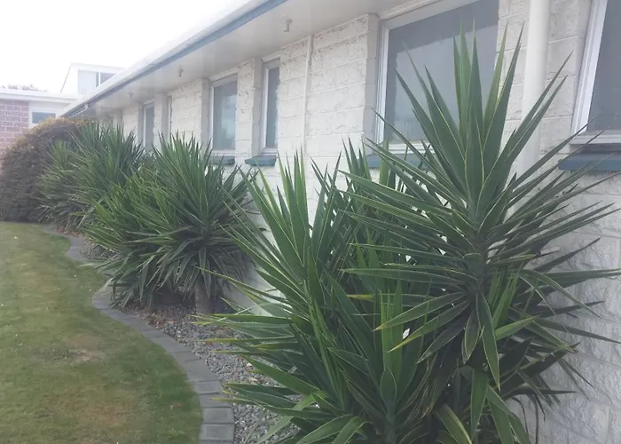 Raymar Motor Inn