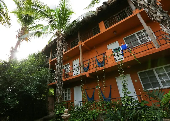 Central hotel: The Bungalows Hotel
