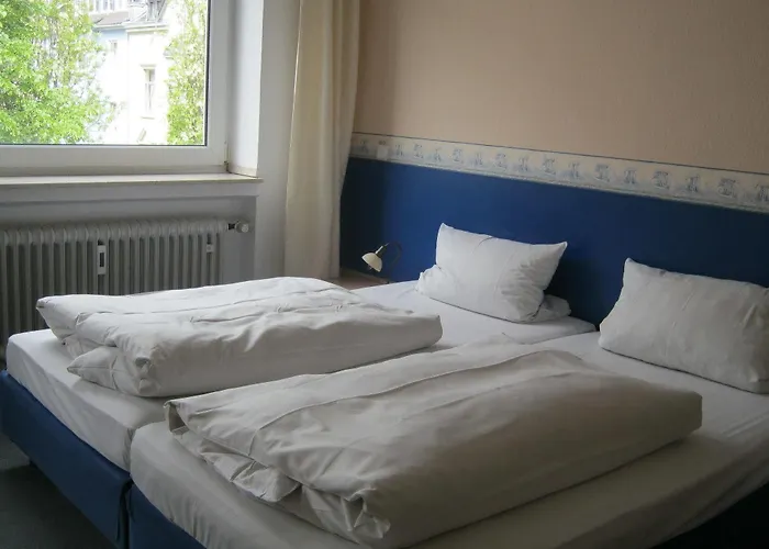 Urlaubsunterkunft Eu Centralhotel Im Toennchen