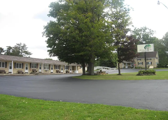Cheap hotel: All Seasons Inn