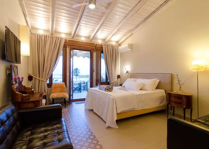 Pet Friendly hotel: Smaragdi Boutique Hotel