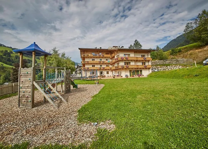  Johanneshof - Dein Mountain Wohlfuehlhotel