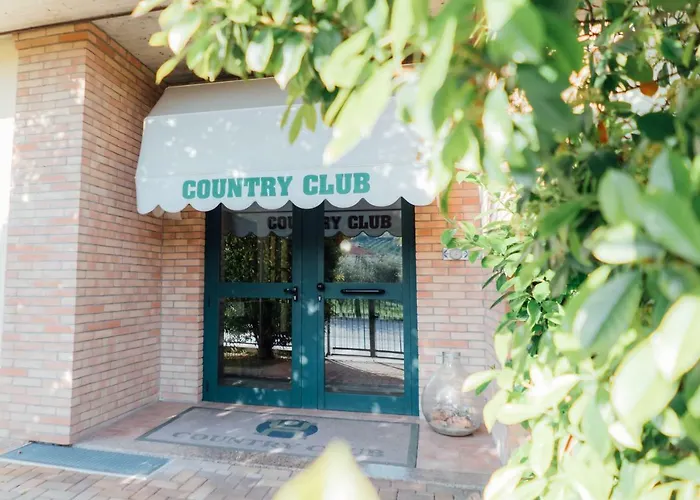  Country Club Sport