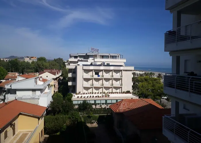 Fronte Mare-Centrale-Riviera Palace-Giulianova--Affitti Solo Da Sabato A Sabato
