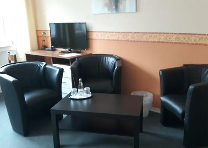 Urlaubsunterkunft Eu Centralhotel Im Toennchen