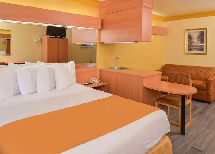 H3 Inn & Suites - Lax Airport - Los Angeles