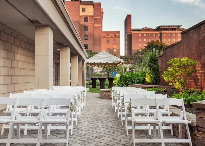 3 star hotels Courtyard Pittsburgh Shadyside
