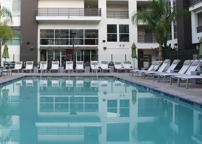 Luxury hotel only: Downtown Cosmopolitan Residences