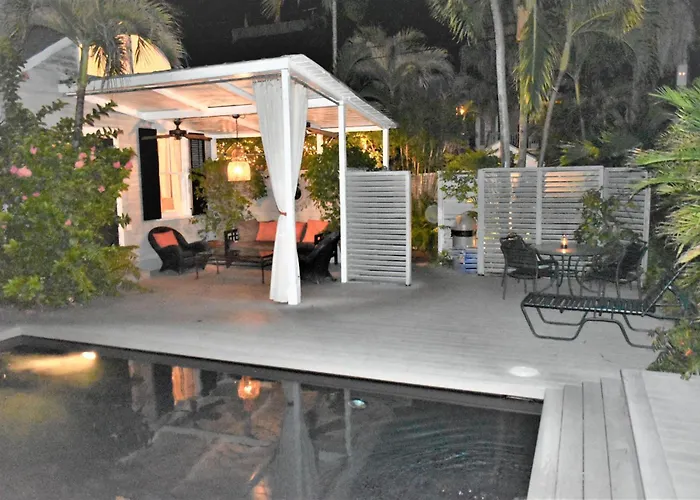 Hotel with view: Simonton Court Historic Inn & Cottages