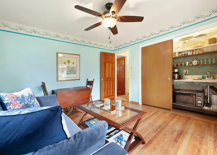 Hummingbird Garden Retreat