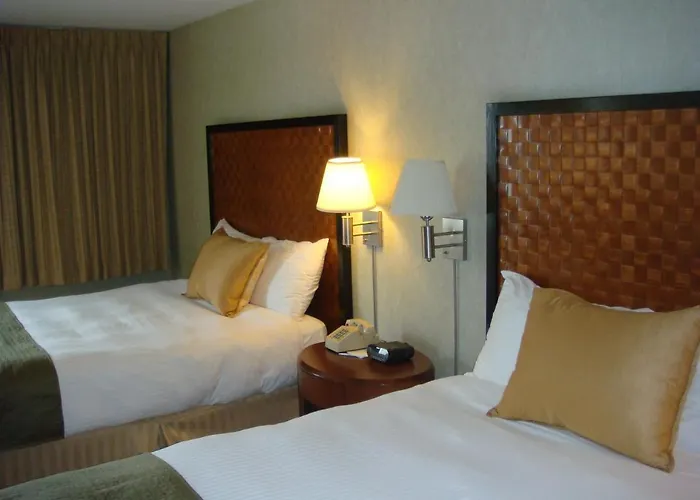 Hotel mit Pool: The Skyline Hotel New York