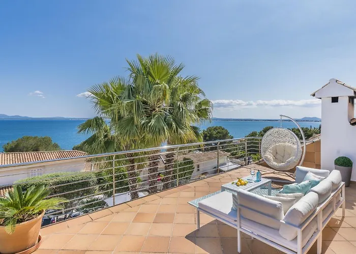 Villa Alcanada - Family Only