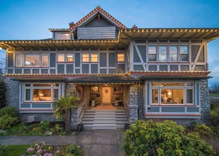 Dashwood Manor Seaside Bed & Breakfast