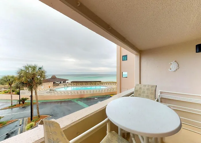 Villa: Jetty East Condos